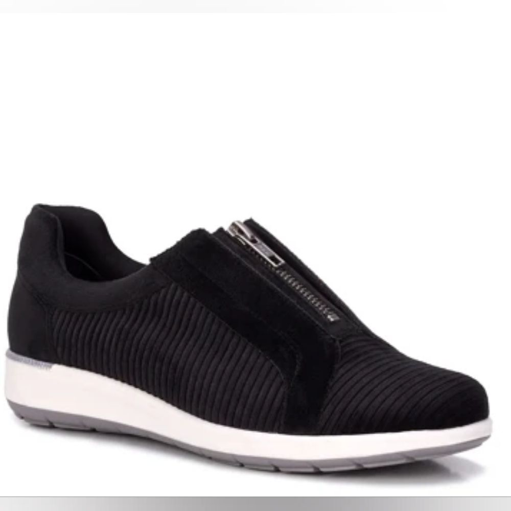 Ros Hommerson Oliver Black Corduroy Sneaker Size 7